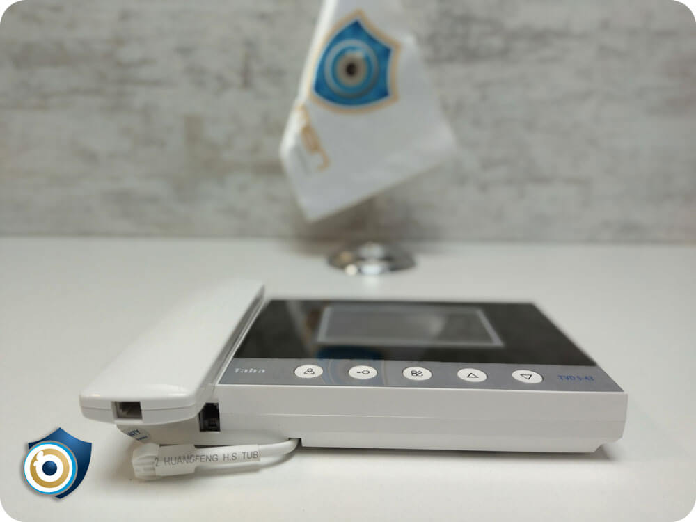 آیفون تصویری پنج چهل و سه تابا
